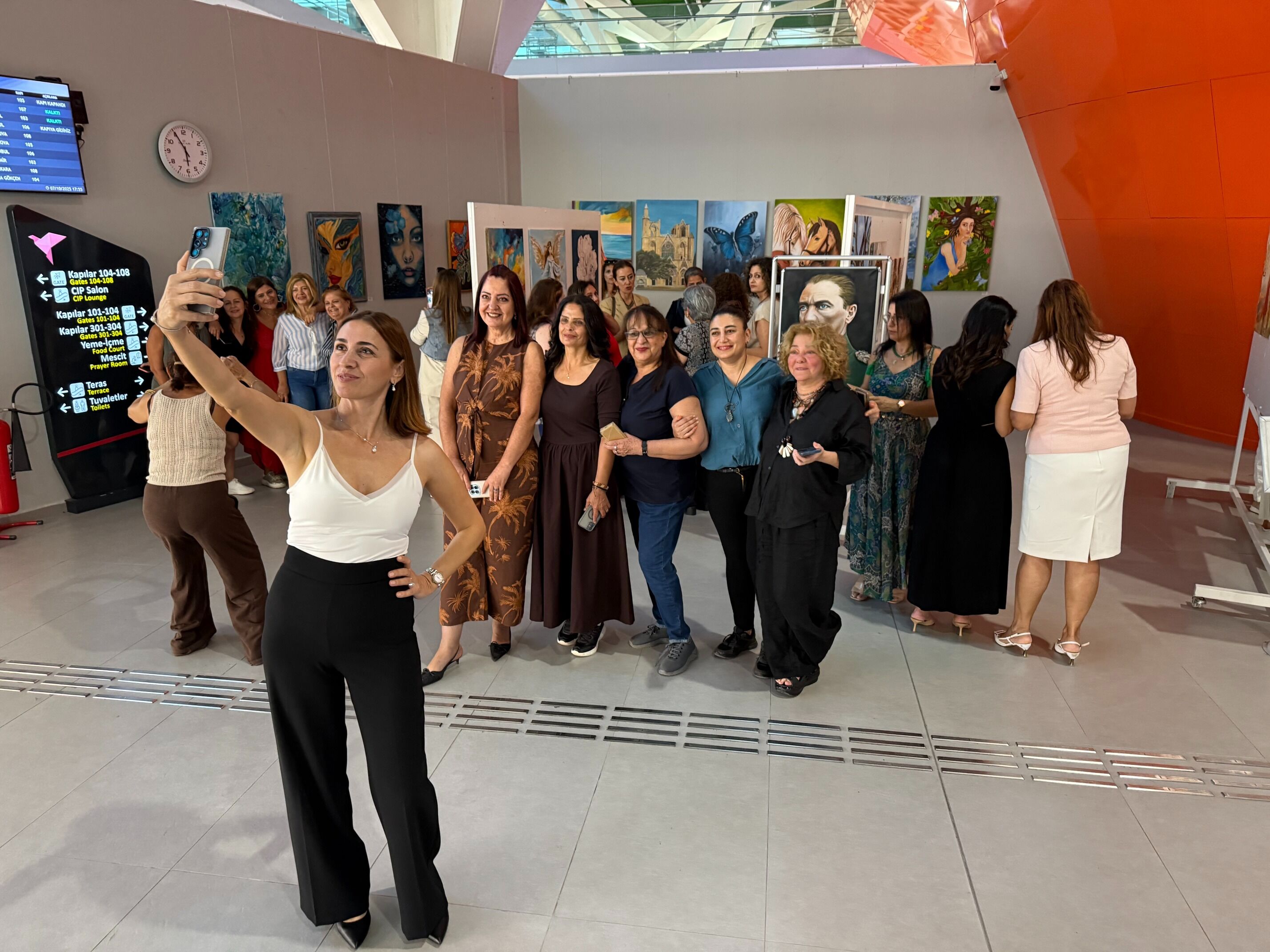 Mavi Firca Ercan Havalimani Sergi (3)