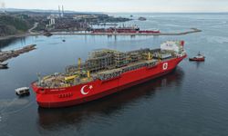Türkiye’nin ilk yüzer doğalgaz üretim platformu İstanbul Boğazı’nda