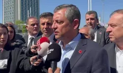 CHP lideri Özgür Özel'e, Sırrı Süreyya Önder'in cenaze çıkışında tokatlı saldırı!