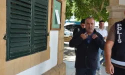 Kumarhanedeki bir kişinin ceketinin cebinden 20 bin TL çaldı, eşi parayı polise teslim etti