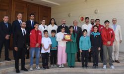 Başçeri, TEKNOFEST KKTC’ye katılan Türkiye Maarif Vakfı heyetini kabul etti