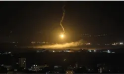 İran'dan İsrail'e füze saldırısı: Tel Aviv hedef alındı, sirenler çalıyor