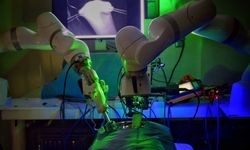 Otonom robot cerrah, ilk kez kendi başına ameliyat yaptı
