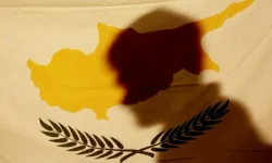 Rum tarafından “askerden, garantör güçlerden ve müdahale hakkından” kurtaracak çözüm isteği