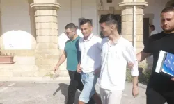 Sekiz kişiyi ülkeye işçi olarak getirme vaadiyle kandırıp 10 bin 800 Dolar almakla itham edildiler