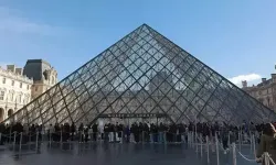 Louvre Müzesi soygunu: 5 kişi daha yakalandı, mücevherler ortada yok