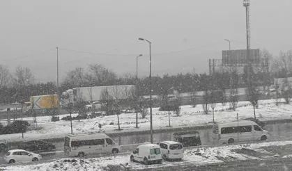 İstanbul'da kar yağışı yeniden başladı