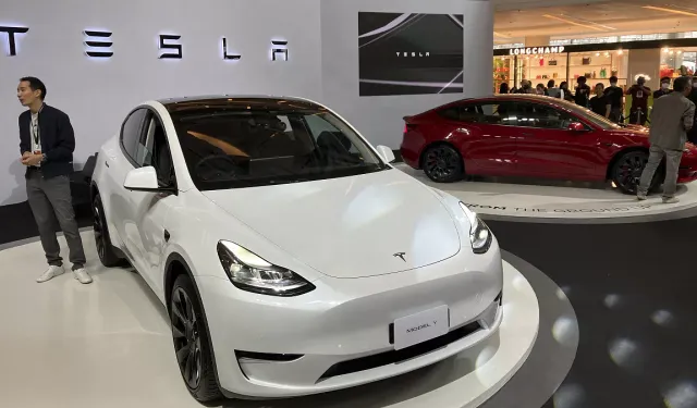 AB, Çin'de üretilen Tesla'nın vergisini yüzde 9'a düşürüyor