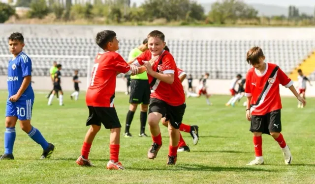 U12 Futbol Milli Takımı’ndan Azerbaycan’da üst üste galibiyet!