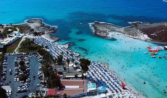 Nisan ayında Güney Kıbrıs’a 419 bin turist gitti