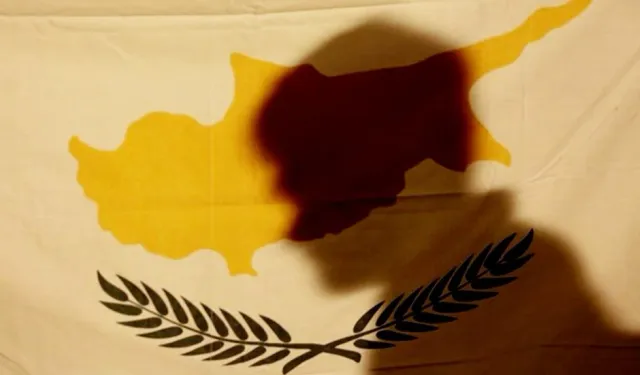Rum tarafından “askerden, garantör güçlerden ve müdahale hakkından” kurtaracak çözüm isteği