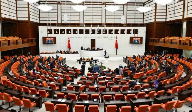 Özgür Özel hakkında "Cumhurbaşkanı'na hakaret" gerekçesiyle hazırlanan dokunulmazlık dosyası TBMM'de