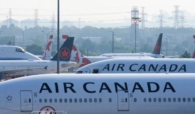 Air Canada'nın 10 bin çalışanı şirketin sendikayla anlaşması sonrası işlerine dönüyor