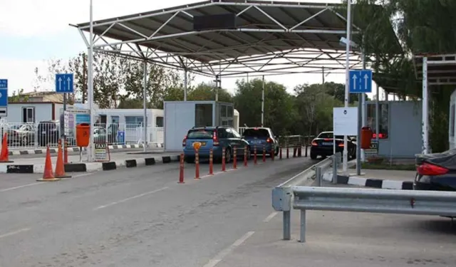 Güney Kıbrıs’ta yeni geçiş uygulaması: KKTC kimliğine izin yok!