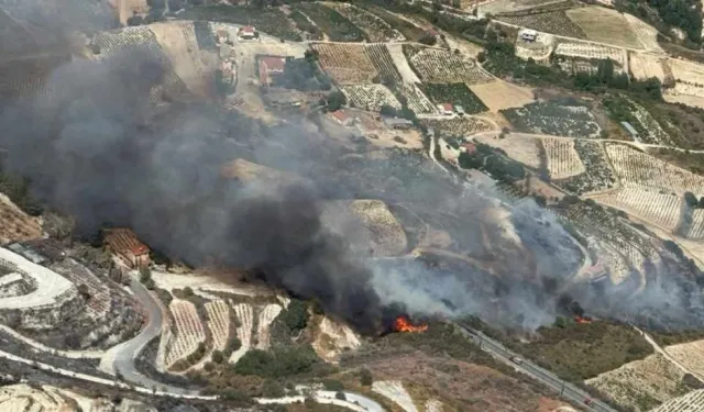 Güney Kıbrıs’ın Omodos Bölgesi’nde yangın