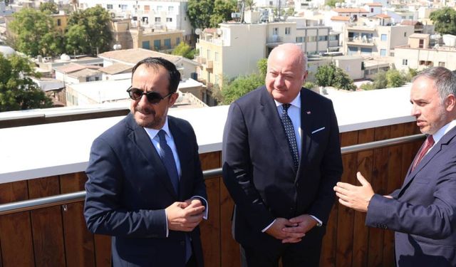 Hristodulidis, Avusturya Başbakanı Stocker’e Yeşil Hat’tı gezdirdi