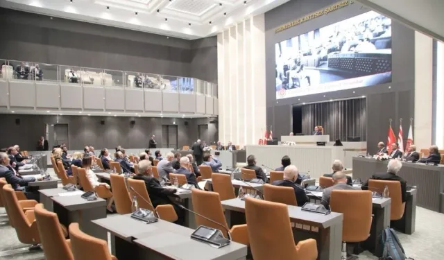 Hasan Taçoy’un gelmesiyle Meclis’te nisap sağlandı: Meclis oturumu başladı