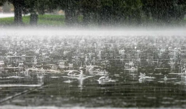 Perşembe ve cuma günleri yer yer yağmur bekleniyor