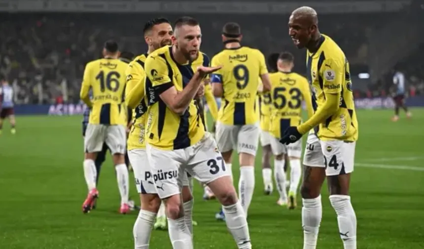Fenerbahçe, Trabzonspor’u 4-1'le geçti: Puan farkını 3'e indirdi