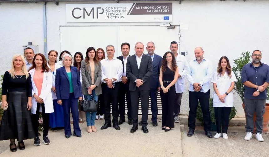 AKEL heyetinden Kayıp Şahıslar Komitesi’nin tesislerine ziyaret